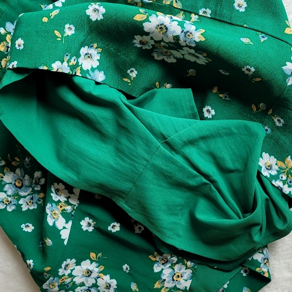 LOFT Green Floral Print Spring Summer Bohemian Hippie Chic Romper Size 4 - Picture 10 of 12